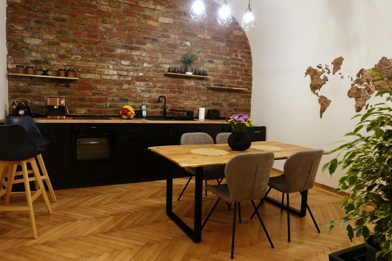 The Industrique Home - 3 Bedroom Apartment Timişoara Exterior foto
